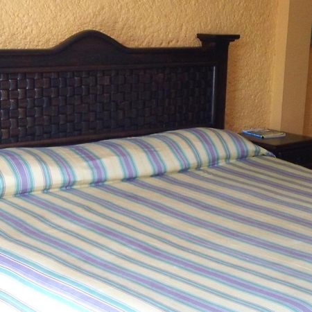 Hotel Villa Monarca Inn Zitacuaro Номер фото