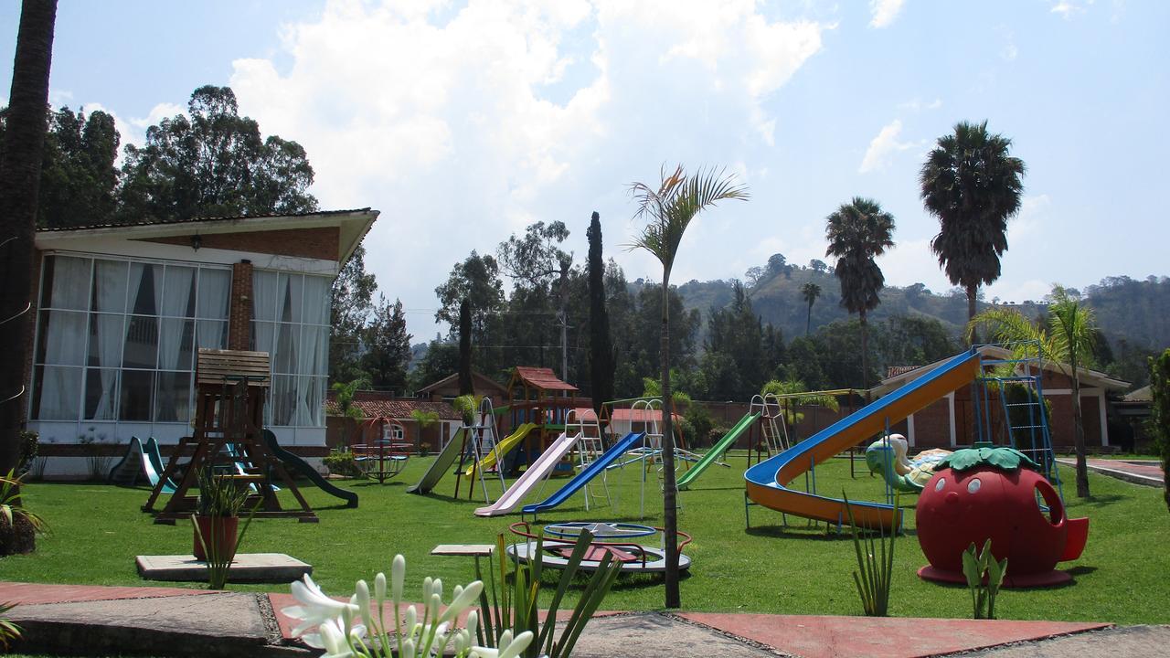 Hotel Villa Monarca Inn Zitacuaro Екстер'єр фото