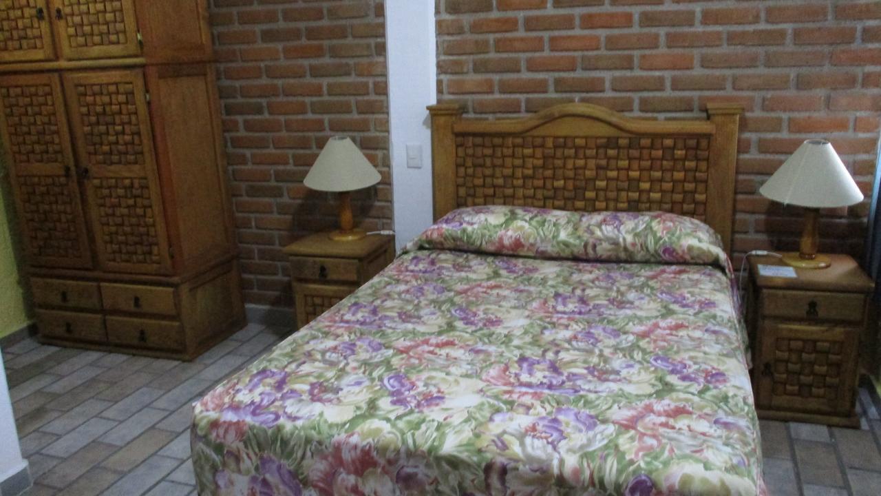 Hotel Villa Monarca Inn Zitacuaro Екстер'єр фото