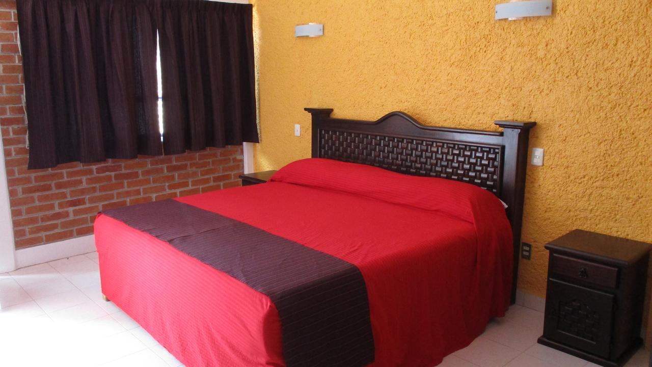 Hotel Villa Monarca Inn Zitacuaro Екстер'єр фото