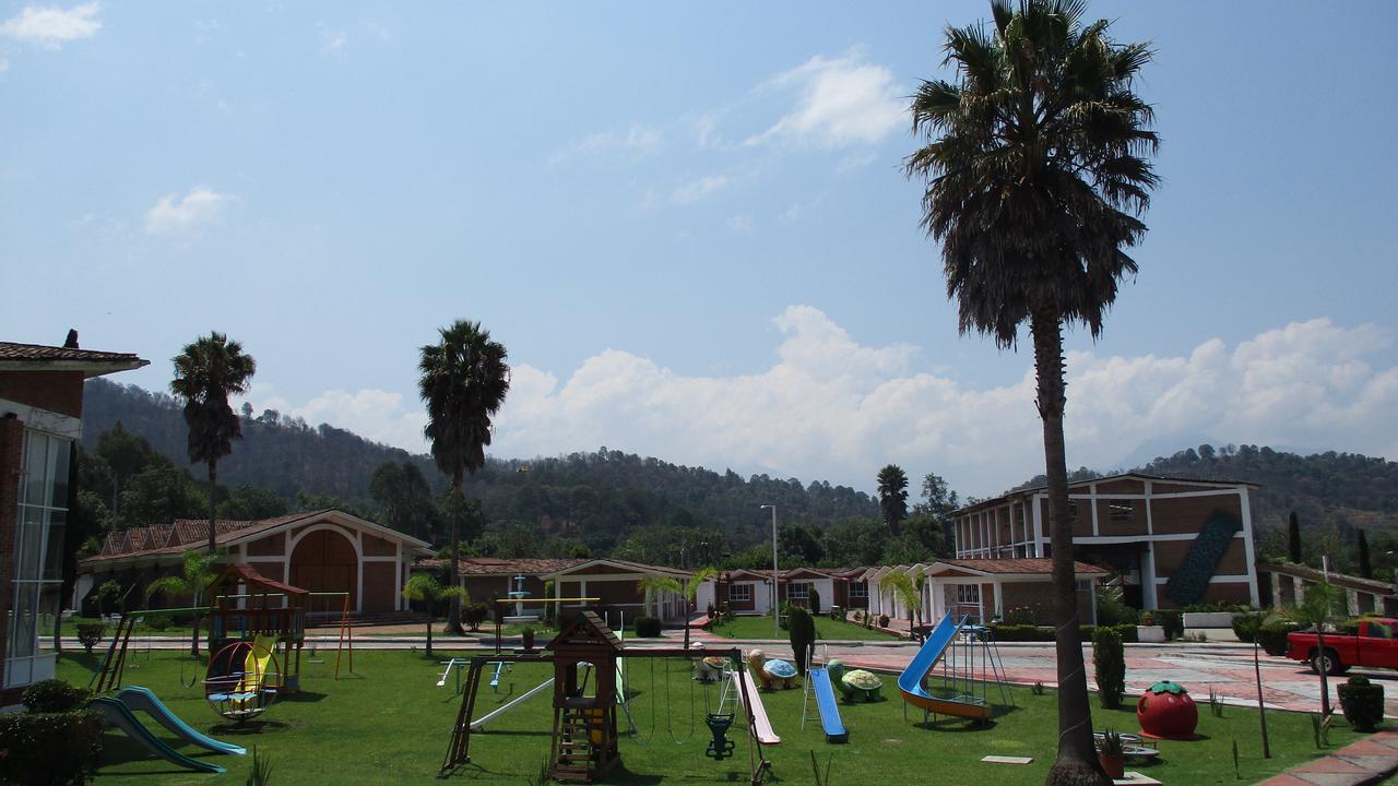 Hotel Villa Monarca Inn Zitacuaro Екстер'єр фото