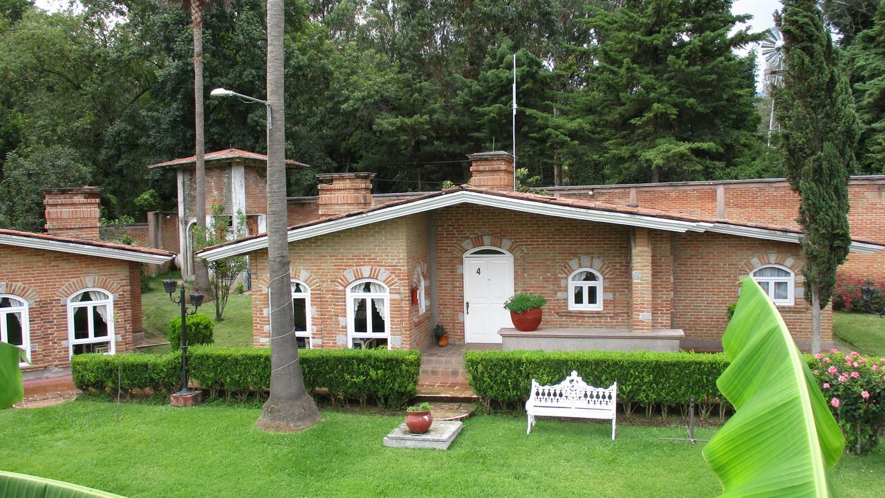 Hotel Villa Monarca Inn Zitacuaro Екстер'єр фото