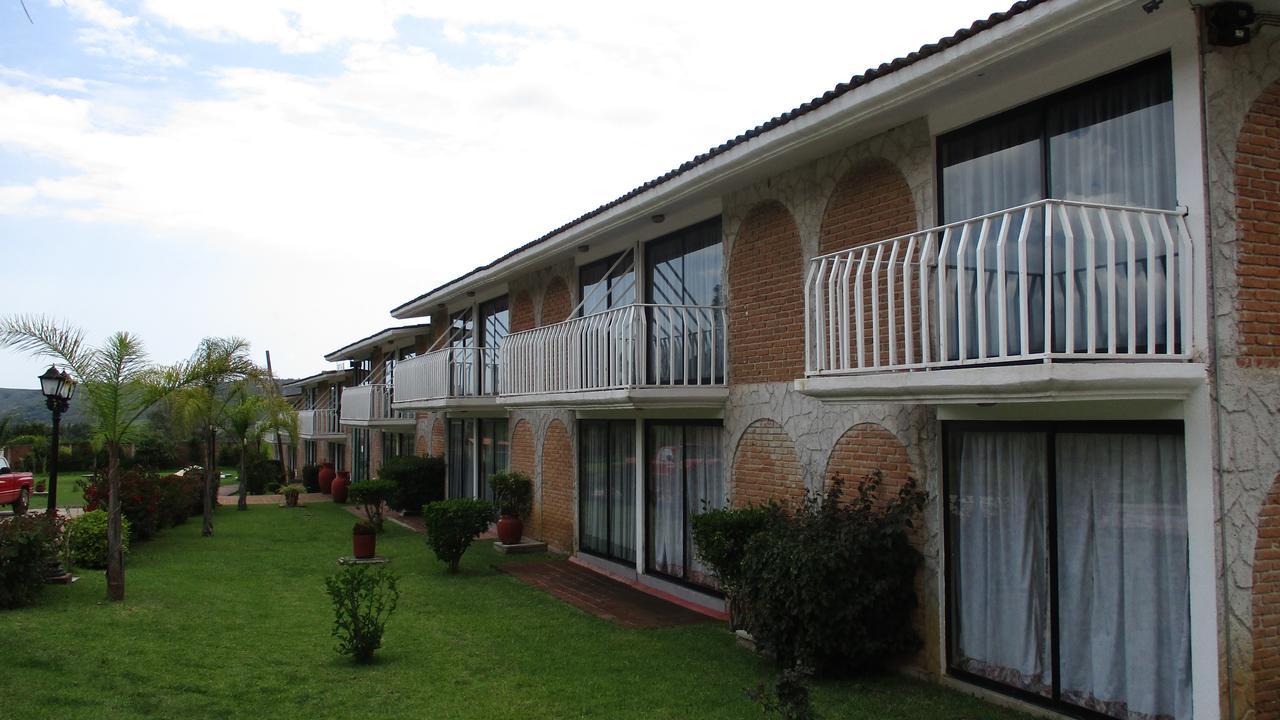 Hotel Villa Monarca Inn Zitacuaro Екстер'єр фото