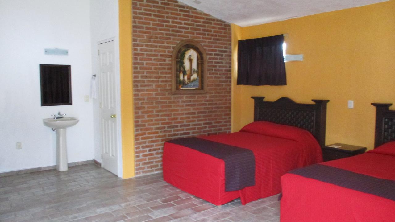 Hotel Villa Monarca Inn Zitacuaro Екстер'єр фото