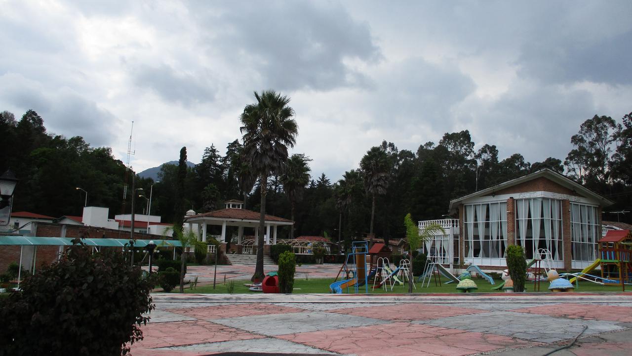 Hotel Villa Monarca Inn Zitacuaro Екстер'єр фото