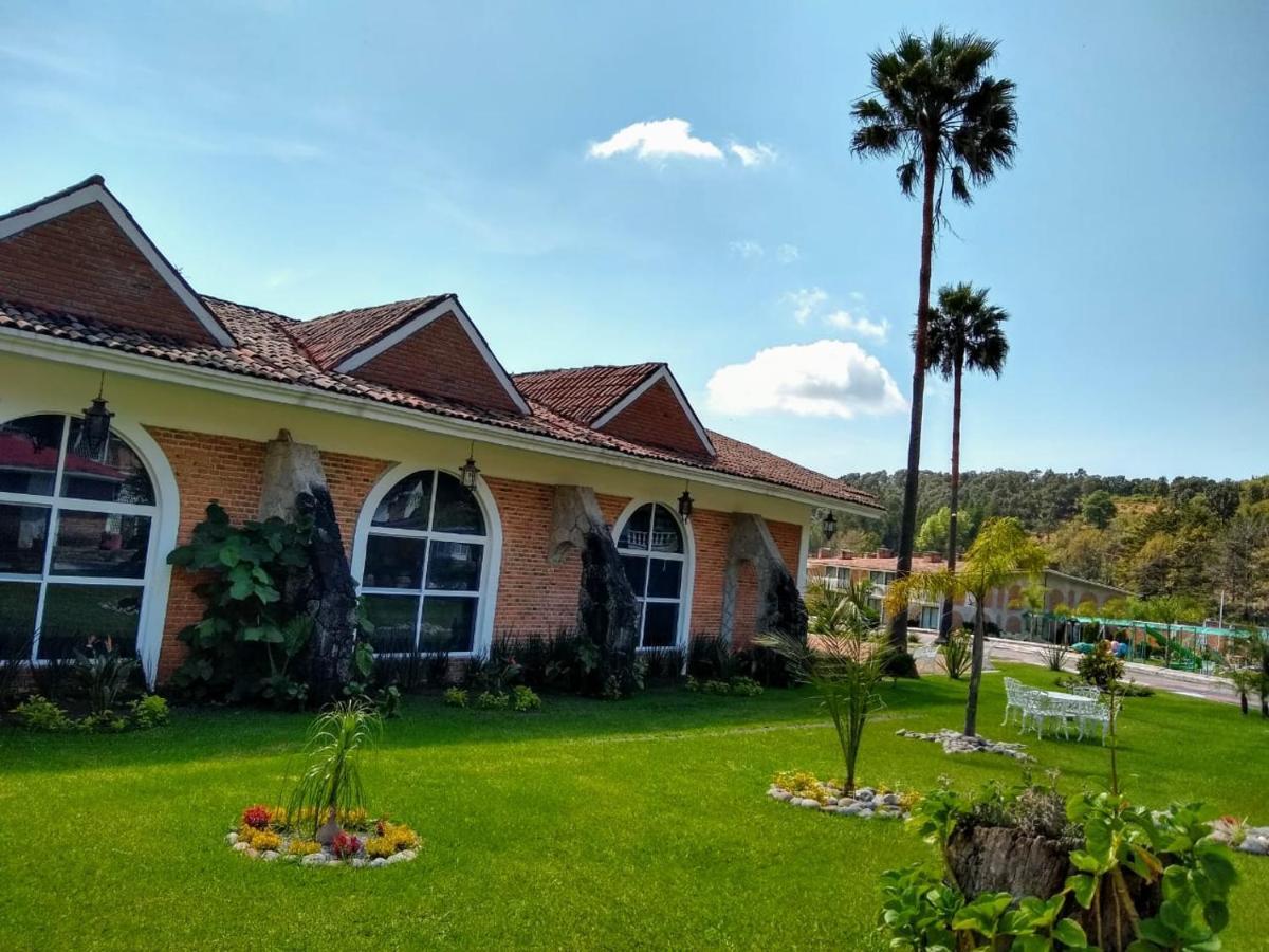 Hotel Villa Monarca Inn Zitacuaro Екстер'єр фото