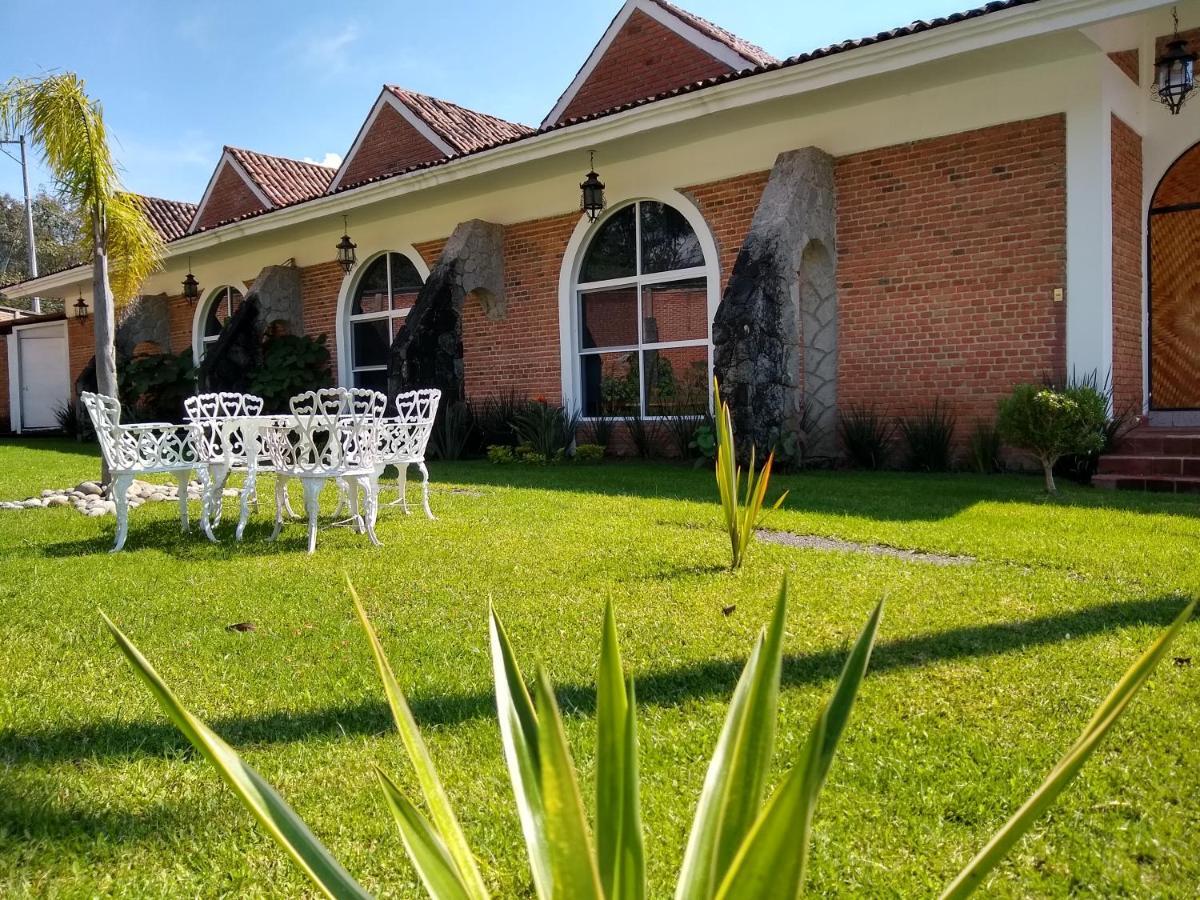 Hotel Villa Monarca Inn Zitacuaro Екстер'єр фото