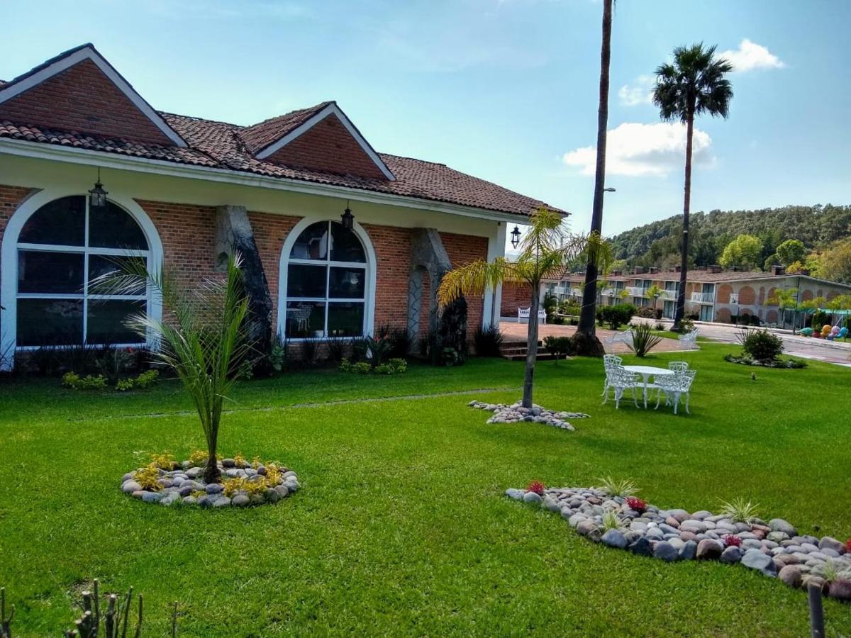 Hotel Villa Monarca Inn Zitacuaro Екстер'єр фото