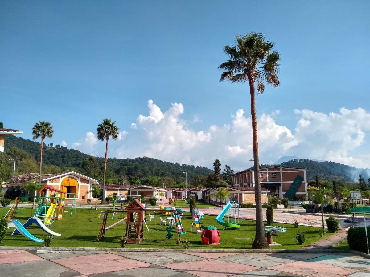 Hotel Villa Monarca Inn Zitacuaro Екстер'єр фото